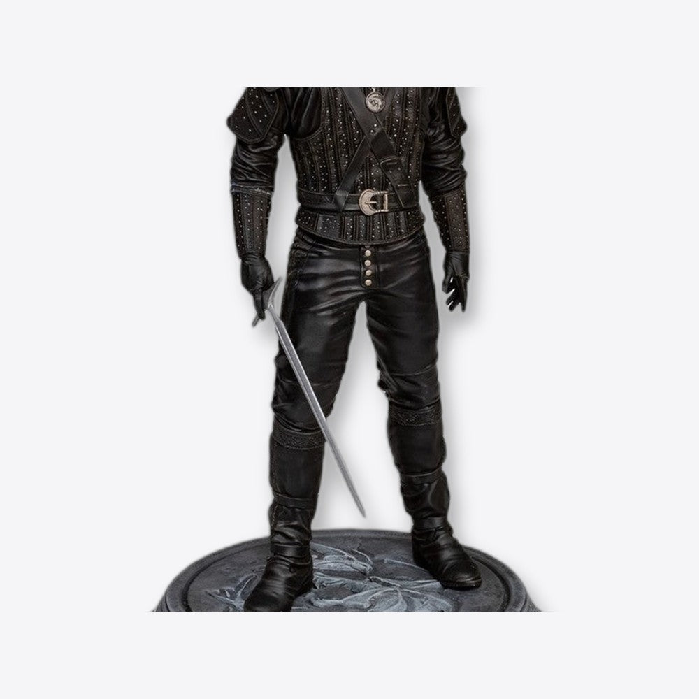 Figura dark horse the witcher geralt de rivia transformado version netflix (imagen 5 de 6)