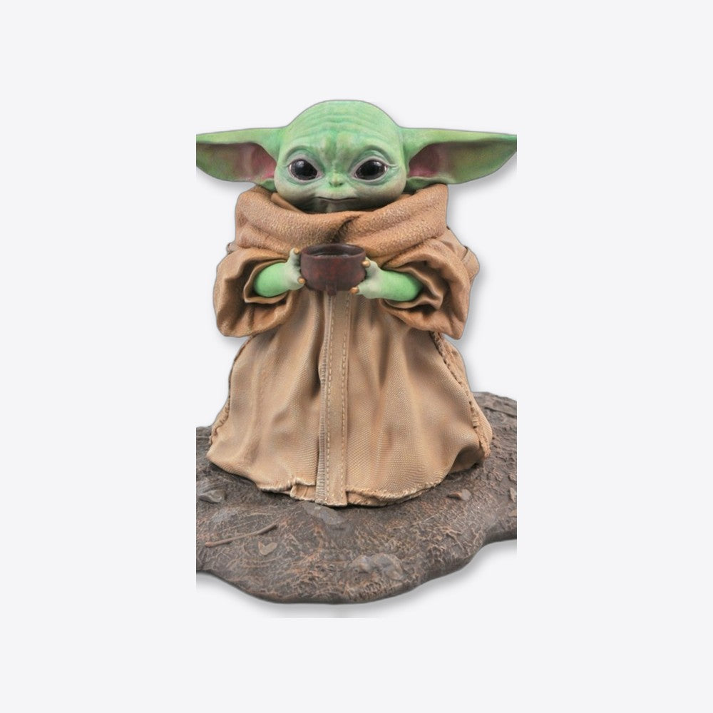Diamond Select Toys Figura diamond collection star wars the mandalorian the child con sopa resina 20 cm (imagen 5 de 6)