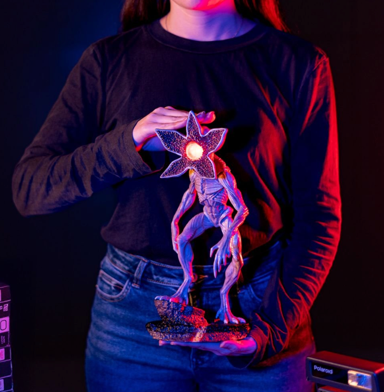 Erik Lampara Demogorgon Stranger Things (imagen 4 de 7)