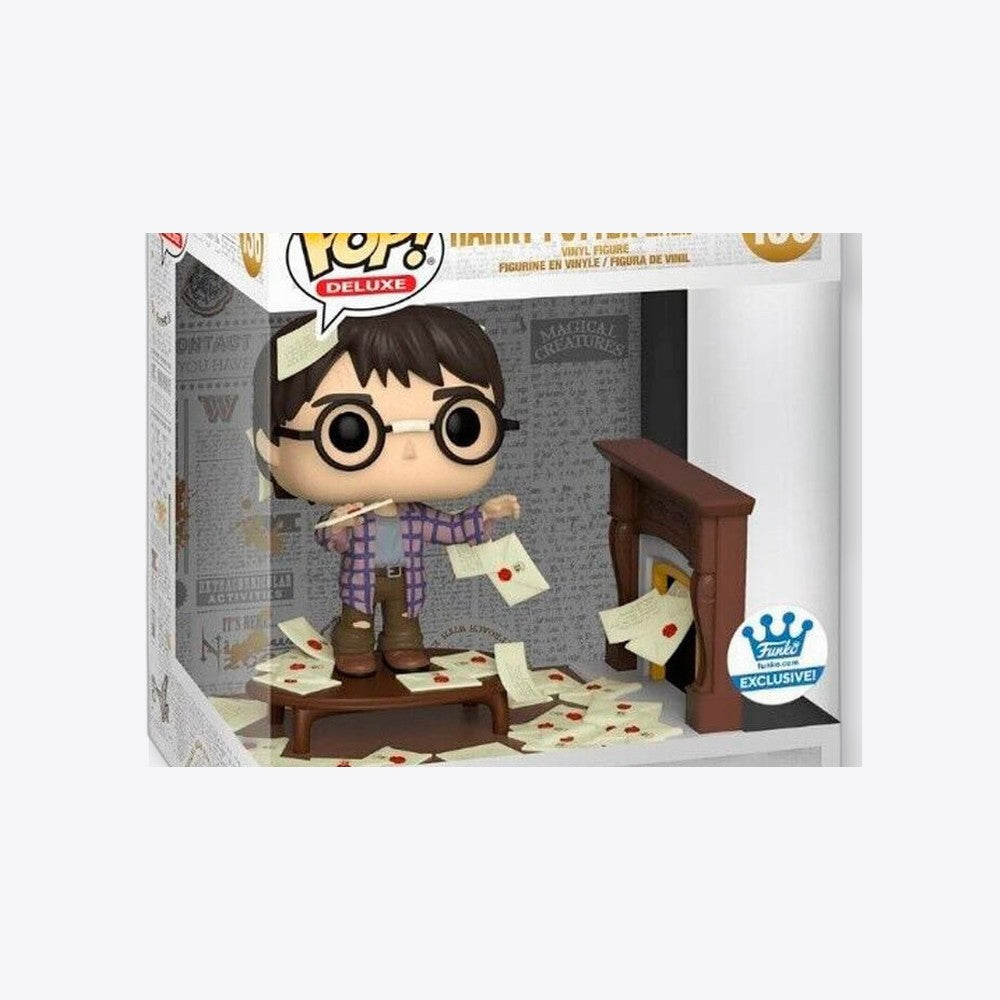 Funko Figura POP Deluxe Harry Potter Anniversary Harry Potter with Hogwarts Letters Exclusive (imagen 6 de 6)