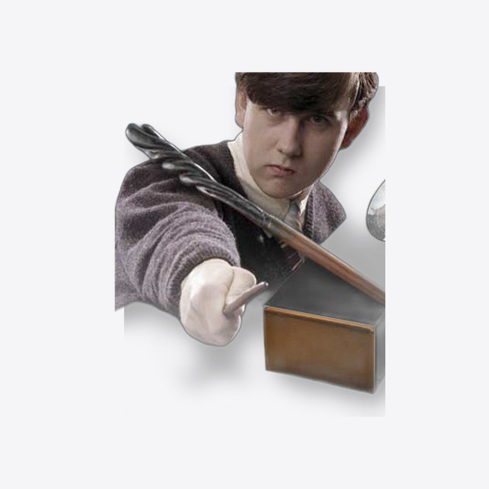 Replica the noble collection harry potter neville longbottom varita con caja y placa de identificacion (imagen 3 de 6)