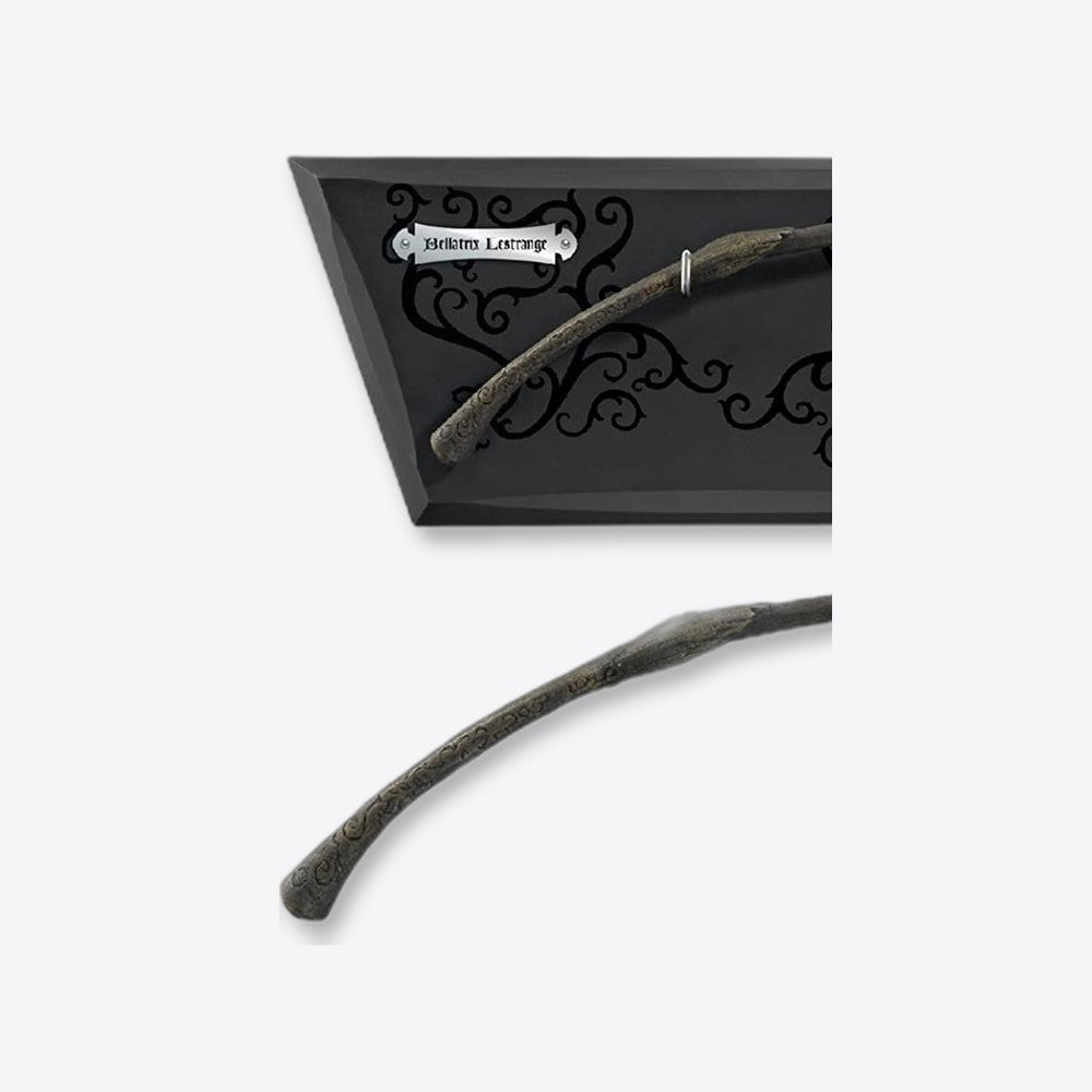 Replica the noble collection harry potter varita en expositor con mascara bellatrix lestrange (imagen 3 de 6)