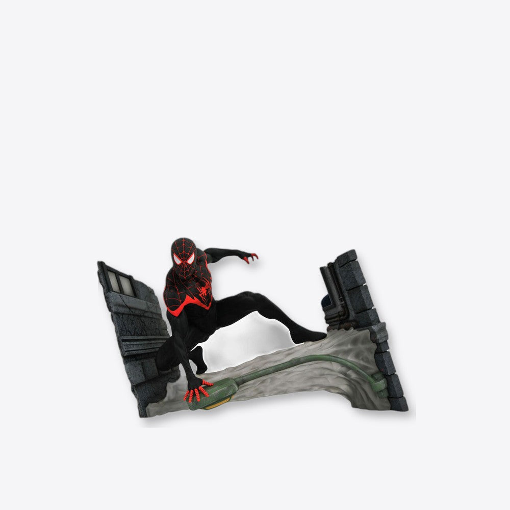 Diamond Select Figura Miles Morales Spiderman Marvel Comic Gallery 18cm (imagen 4 de 6)