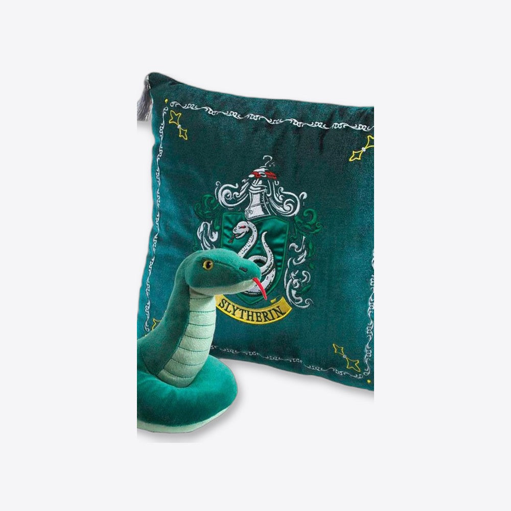 Peluche pack the noble collection harry potter serpiente mascota slytherin + cojin slytherin (imagen 5 de 6)