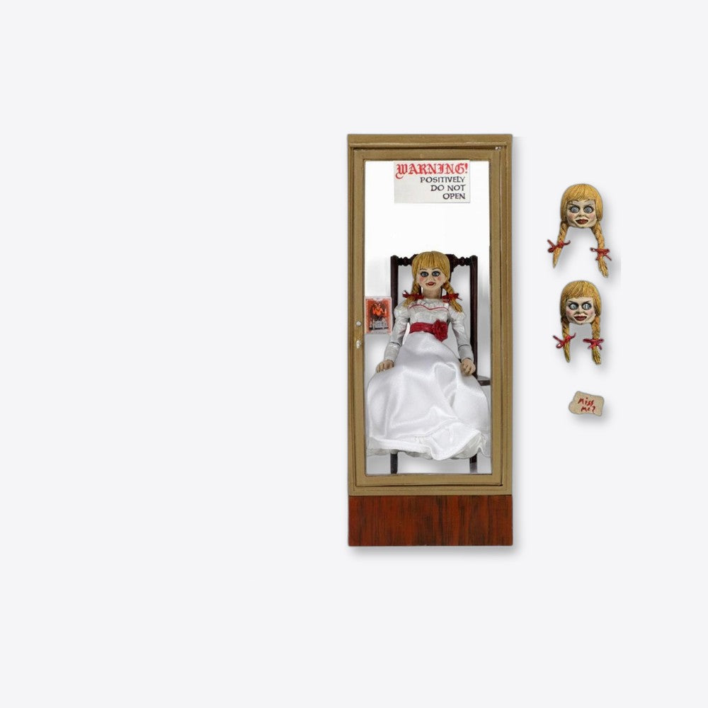 Figura neca the conjuring universe anabelle (imagen 4 de 6)