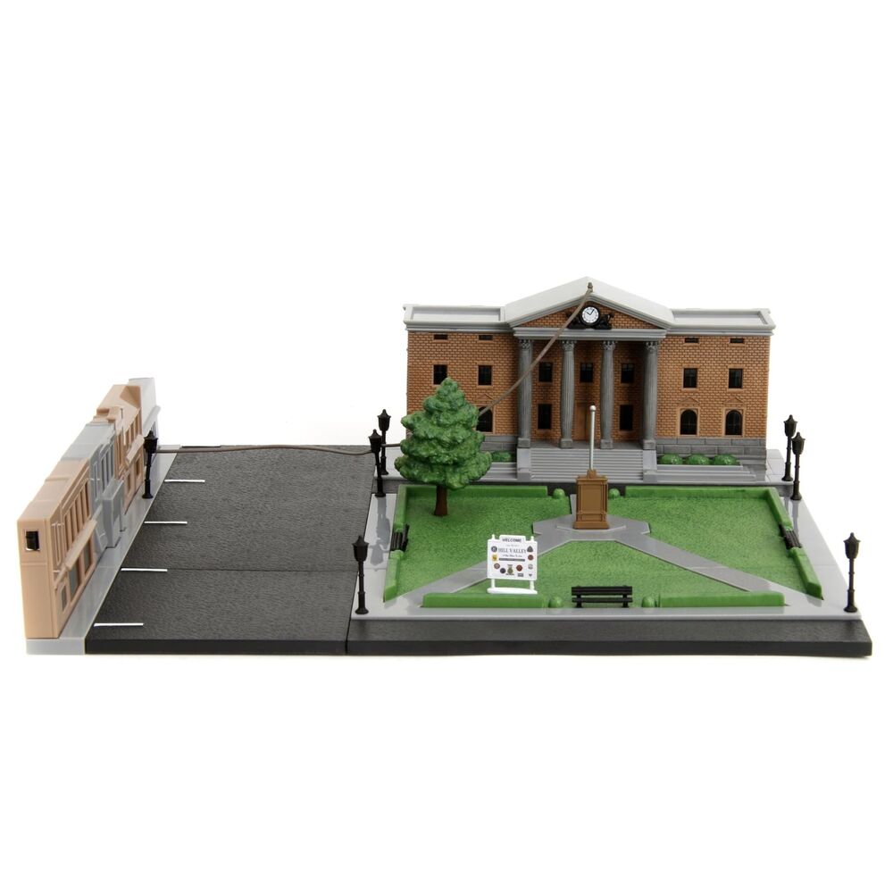 Plaza de la Corte de Hill Valley - Réplica | Regreso al Futuro