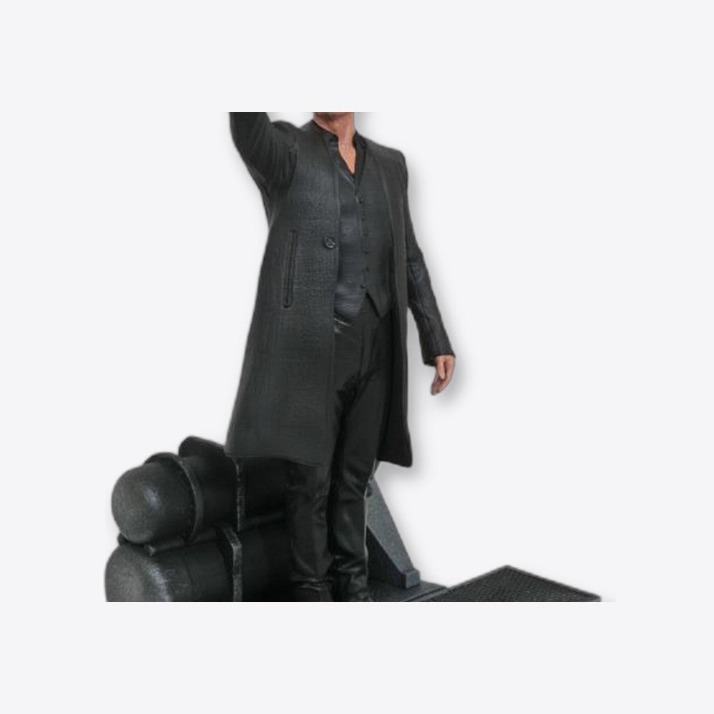 Diamond Select Toys Figura diamond collection la torre oscura el hombre de negro 25 cm gallery pvc (imagen 5 de 6)
