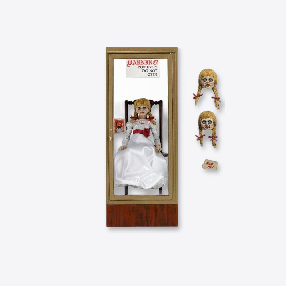 Figura neca the conjuring universe anabelle (imagen 2 de 6)