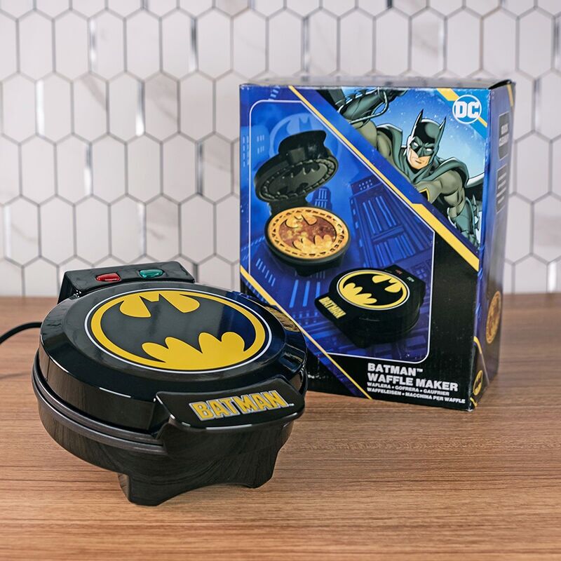 Uncanny Brands Maquina Gofres Batman DC Comics (imagen 7 de 8)