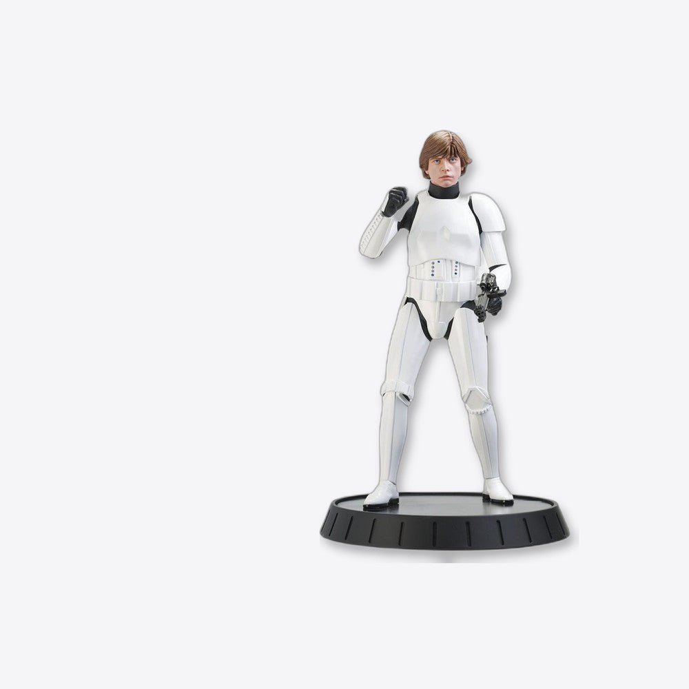 Diamond Select Toys Figura diamond collection star wars: una nueva esperanza luke con traje de stormtrooper (imagen 4 de 6)