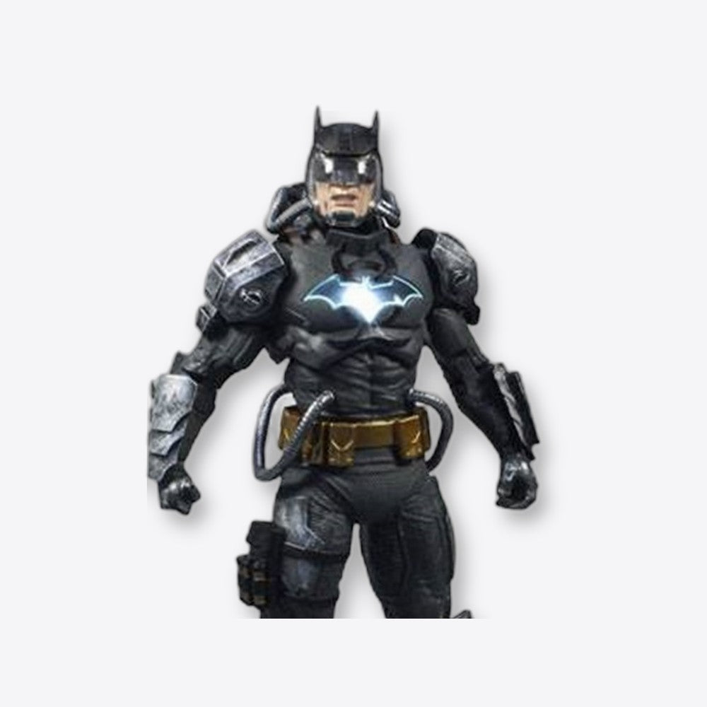 Figura mcfarlane toys dc multiverse batman hazmat suit gold etiqueta luz logo batman (imagen 3 de 6)