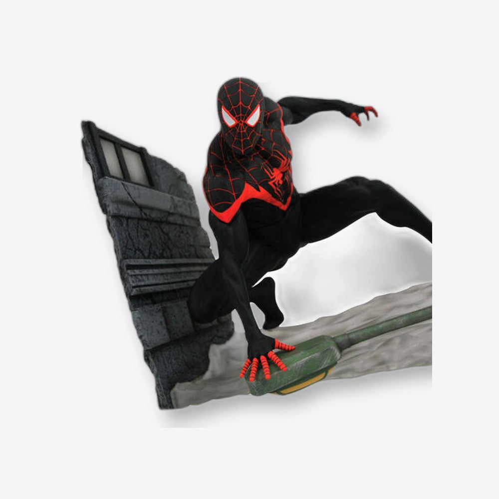 Diamond Select Figura Miles Morales Spiderman Marvel Comic Gallery 18cm (imagen 3 de 6)