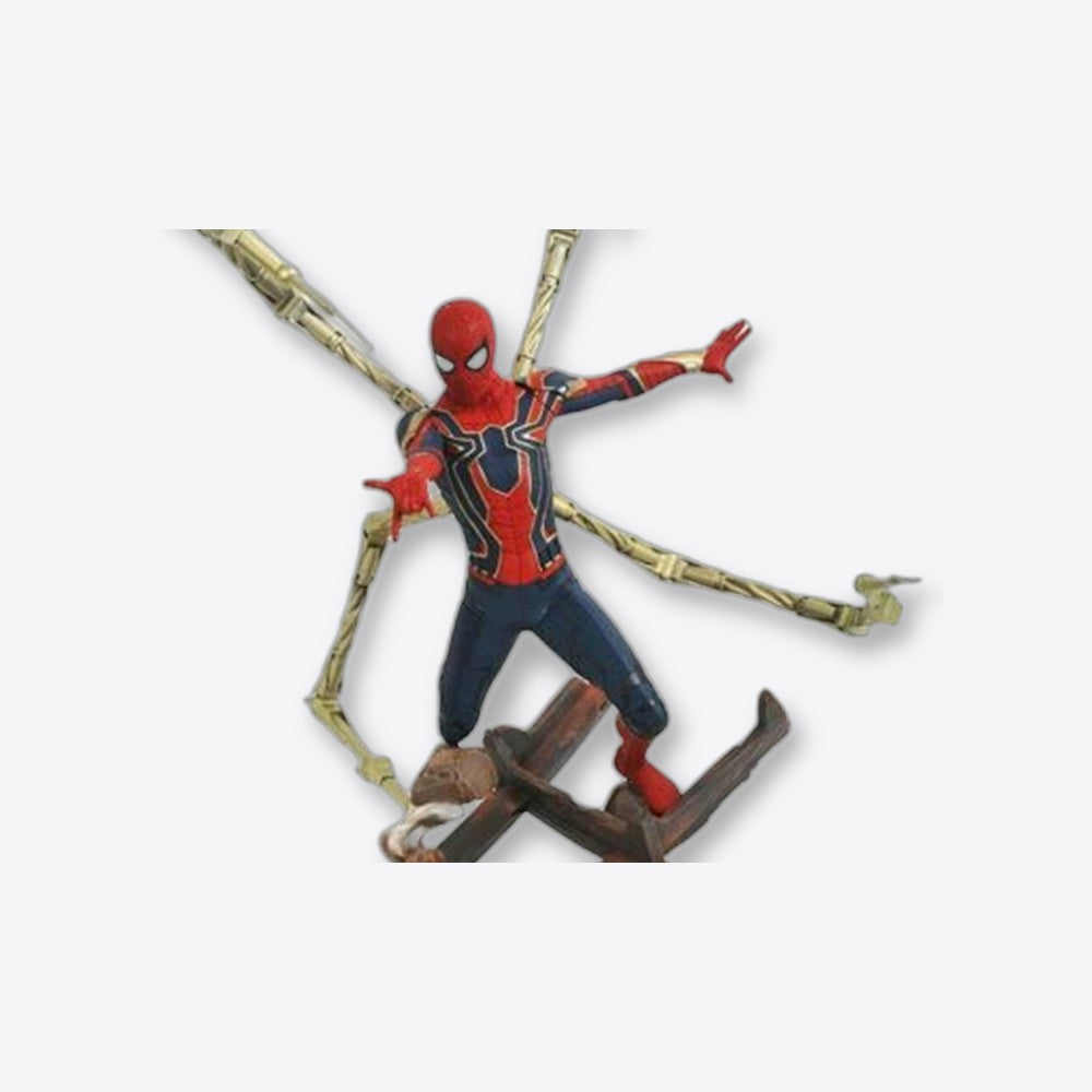 Figura diamond select toys marvel premier collection avengers 3 iron spider - man (imagen 5 de 6)