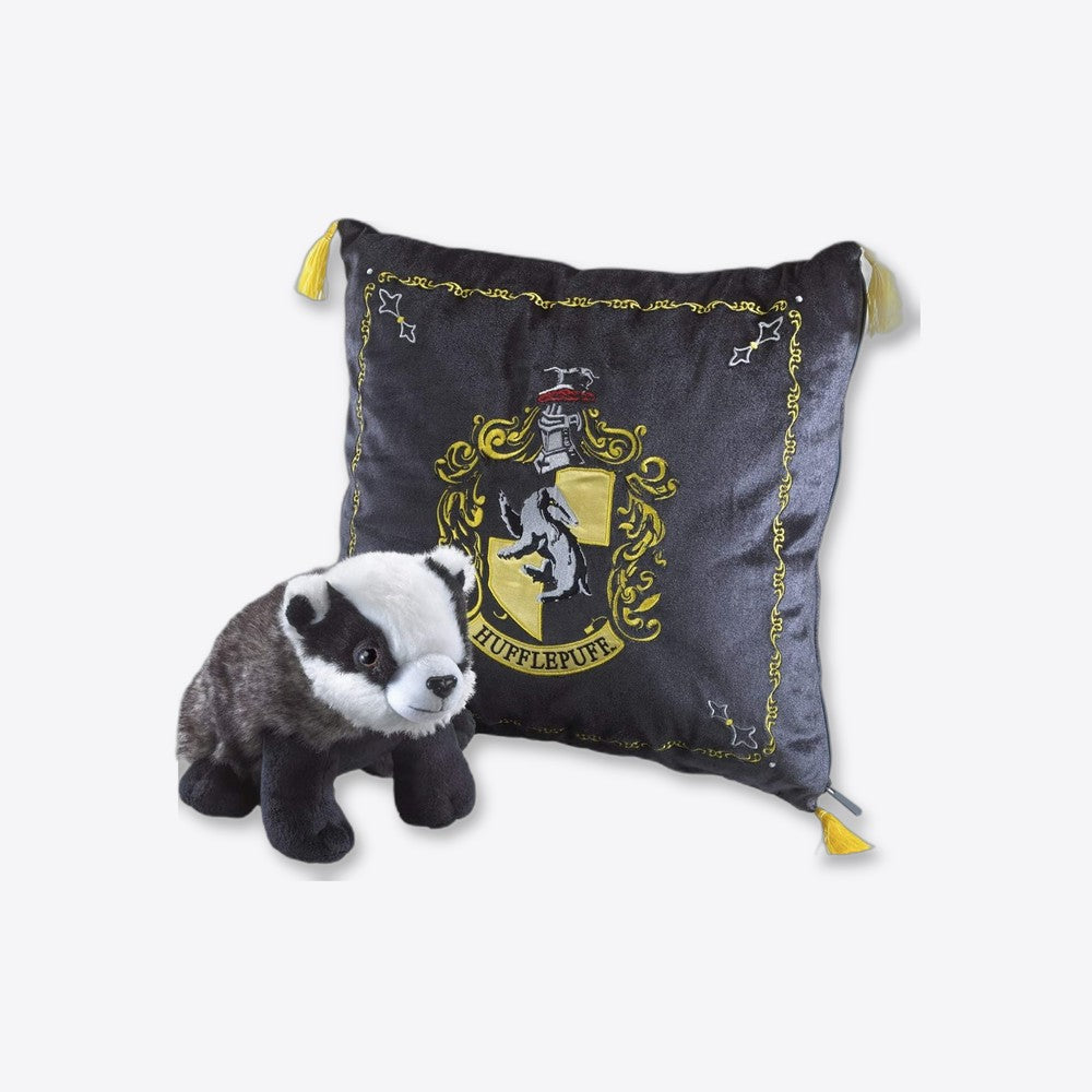 Peluche pack the noble collection harry potter tejon mascota hufflepuff + cojin hufflepuff (imagen 2 de 6)
