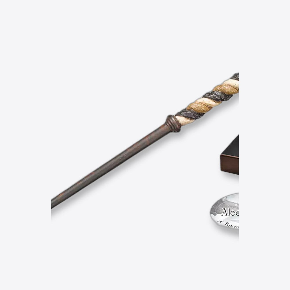 Replica the noble collection harry potter alecto carrow varita con caja y placa de identificacion (imagen 5 de 6)