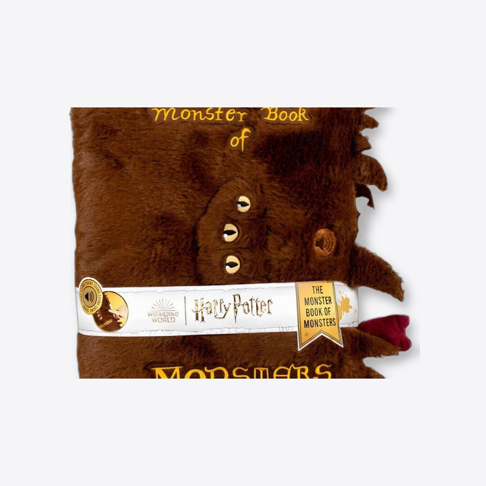 Play By Play Peluche Libro de los Monstruos Harry Potter 55cm (imagen 5 de 6)