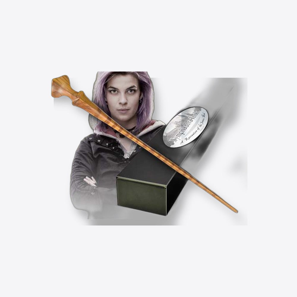 Replica the noble collection harry potter nymphadora tonks varita con caja y placa de identificacion (imagen 2 de 6)