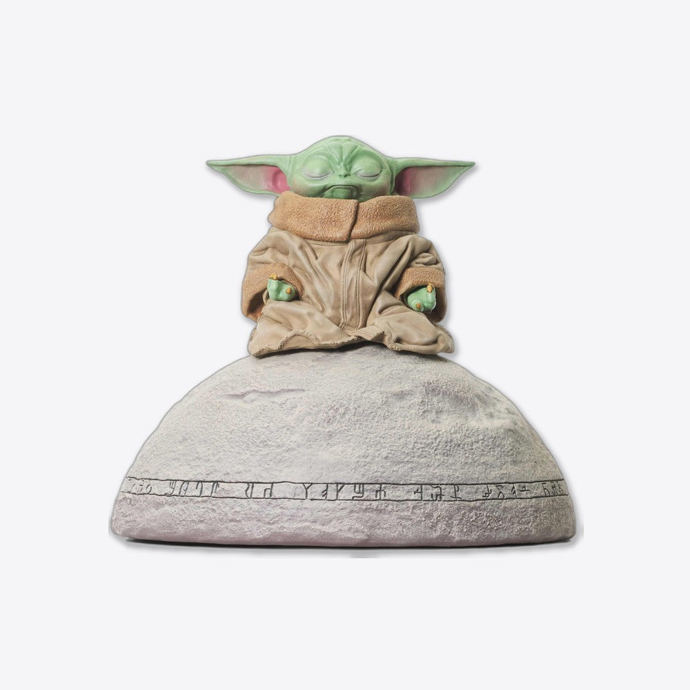 Figura diamond select toys star wars the mandalorian grogu on seein stone 1 - 6 escala milestones statue (imagen 2 de 6)