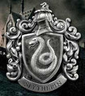 Escudo de pared the noble collection harry potter casa slytherin resina 20 x 28 cm
